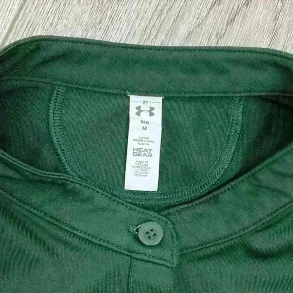 Under Armour Dark Green Button Down Short Sleeve Golf Tee Size Medium